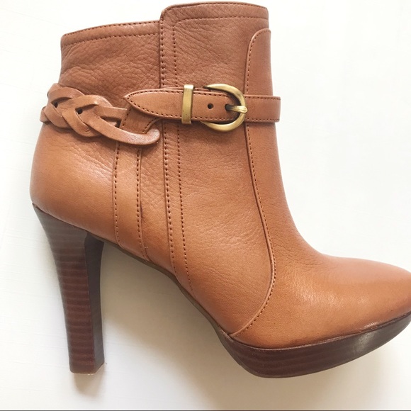 | B a n a n a  R e p u b l i c |  Sophie Booties - Picture 5 of 8